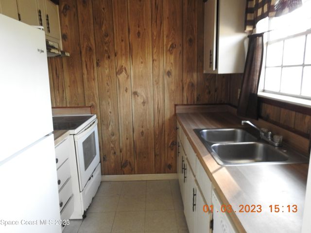 484 Bridgeport Avenue NW, Palm Bay, FL 32907