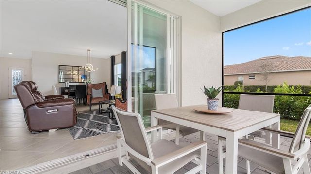 2425 Orchard ST, Naples, FL 34120