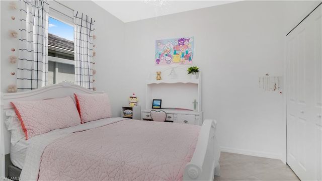 2425 Orchard ST, Naples, FL 34120