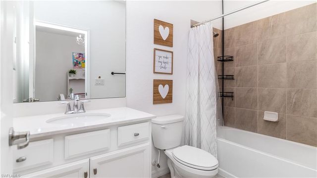 2425 Orchard ST, Naples, FL 34120