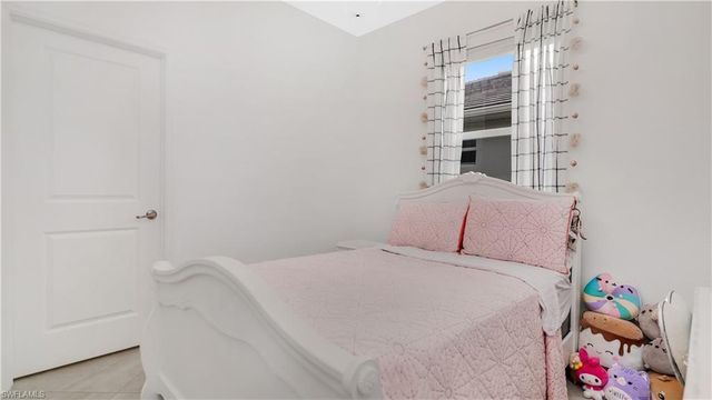 2425 Orchard ST, Naples, FL 34120