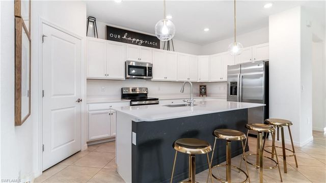 2425 Orchard ST, Naples, FL 34120