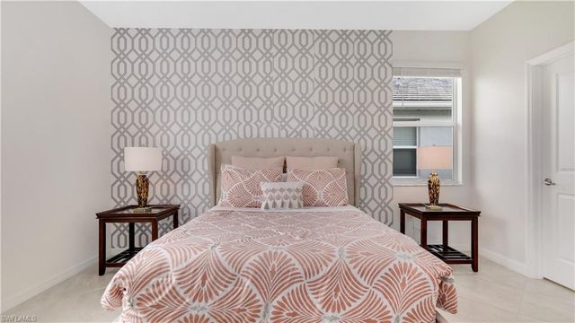 2425 Orchard ST, Naples, FL 34120