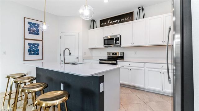 2425 Orchard ST, Naples, FL 34120