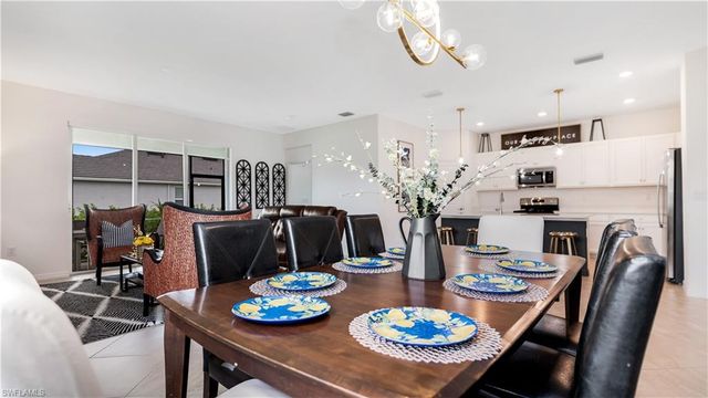 2425 Orchard ST, Naples, FL 34120