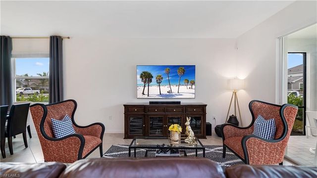 2425 Orchard ST, Naples, FL 34120