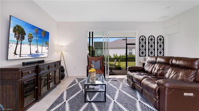 2425 Orchard ST, Naples, FL 34120