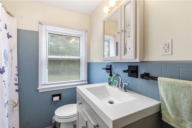 52 Maxfield Avenue, East Providence, RI 02914