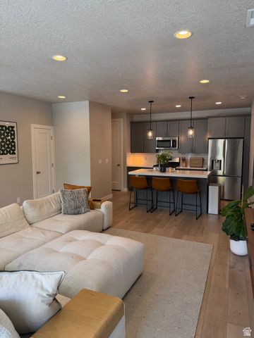 11113 S KESTREL RISE RD, South Jordan, UT 84009