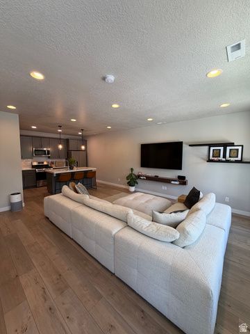 11113 S KESTREL RISE RD, South Jordan, UT 84009