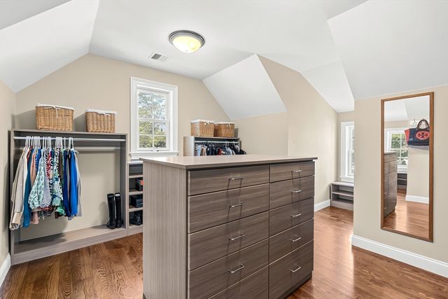 4 Dancer Farm Dr, Dover, MA 02030