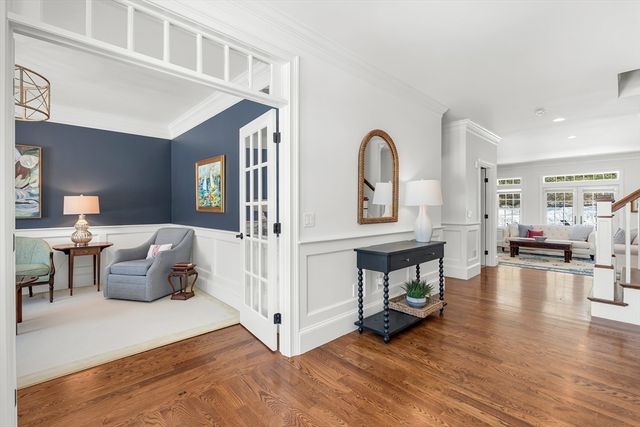 4 Dancer Farm Dr, Dover, MA 02030