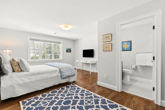 4 Dancer Farm Dr, Dover, MA 02030