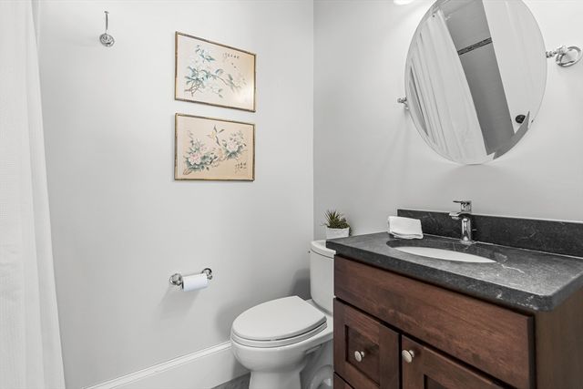 4 Dancer Farm Dr, Dover, MA 02030