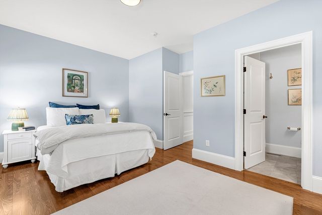 4 Dancer Farm Dr, Dover, MA 02030