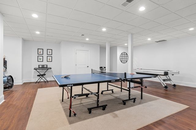 4 Dancer Farm Dr, Dover, MA 02030