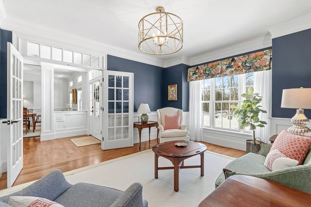 4 Dancer Farm Dr, Dover, MA 02030