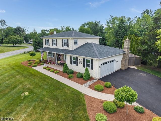 17 Partridge Run, Washington Twp., NJ 07882