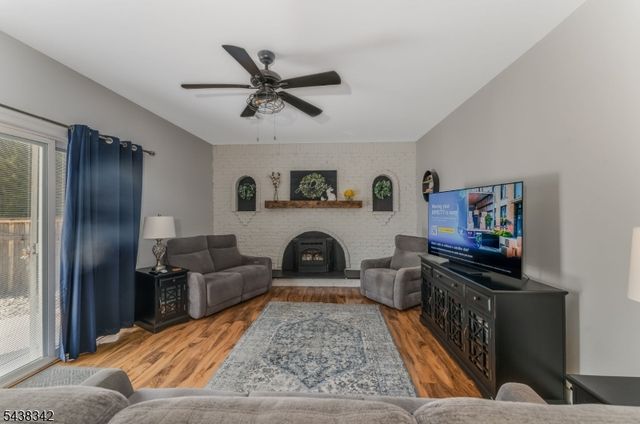 17 Partridge Run, Washington Twp., NJ 07882