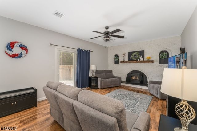 17 Partridge Run, Washington Twp., NJ 07882