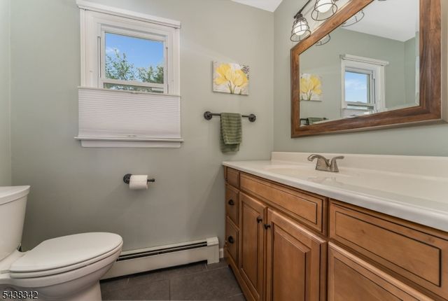 17 Partridge Run, Washington Twp., NJ 07882