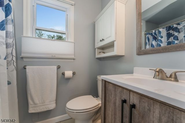 17 Partridge Run, Washington Twp., NJ 07882