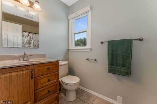 17 Partridge Run, Washington Twp., NJ 07882