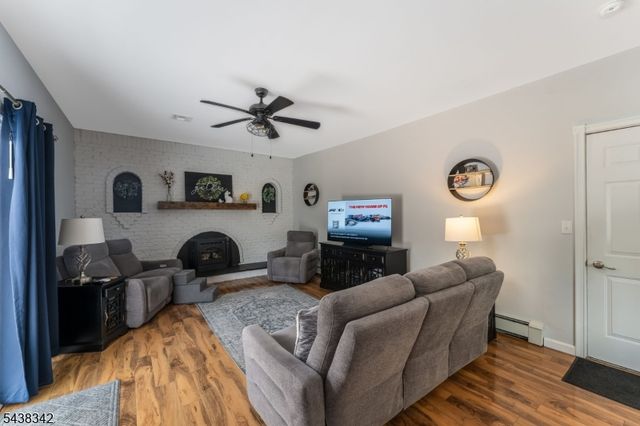 17 Partridge Run, Washington Twp., NJ 07882