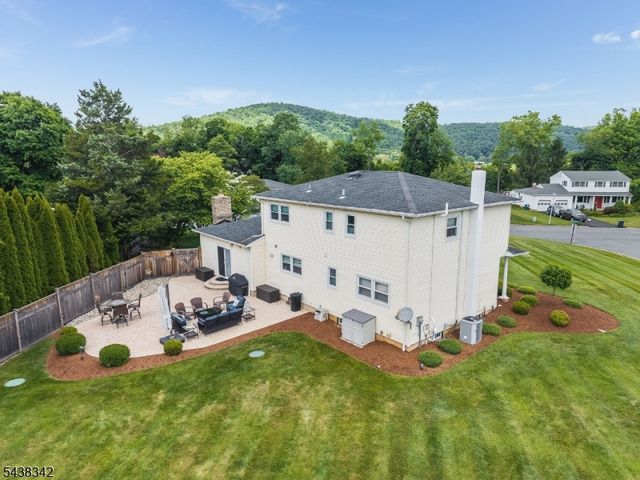 17 Partridge Run, Washington Twp., NJ 07882