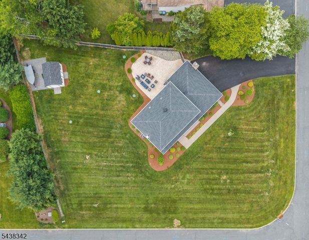 17 Partridge Run, Washington Twp., NJ 07882
