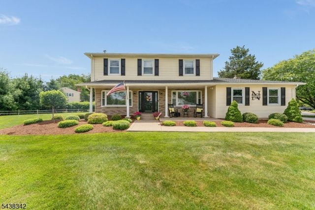 17 Partridge Run, Washington Twp., NJ 07882