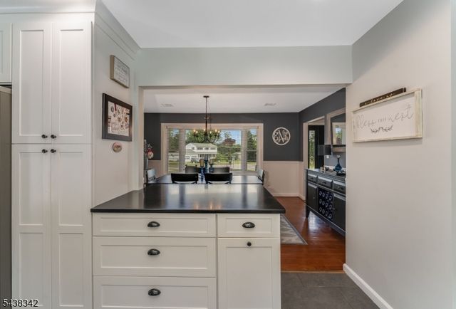 17 Partridge Run, Washington Twp., NJ 07882