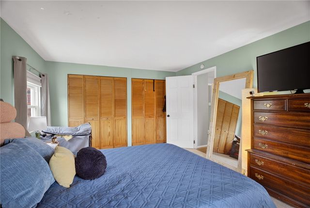 1521 Fernledge Dr, Shaler, PA 15101