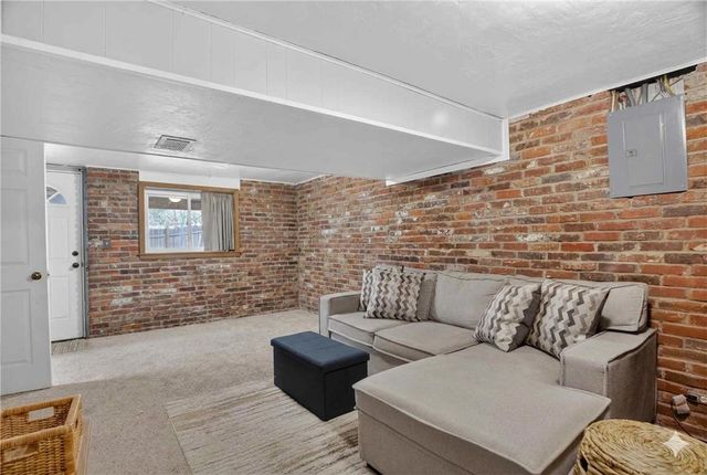 1521 Fernledge Dr, Shaler, PA 15101