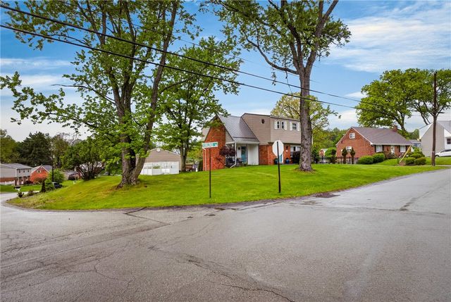 1521 Fernledge Dr, Shaler, PA 15101