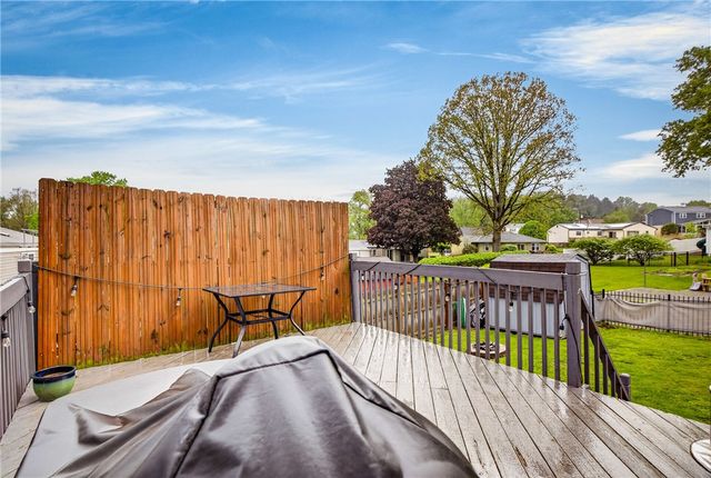 1521 Fernledge Dr, Shaler, PA 15101