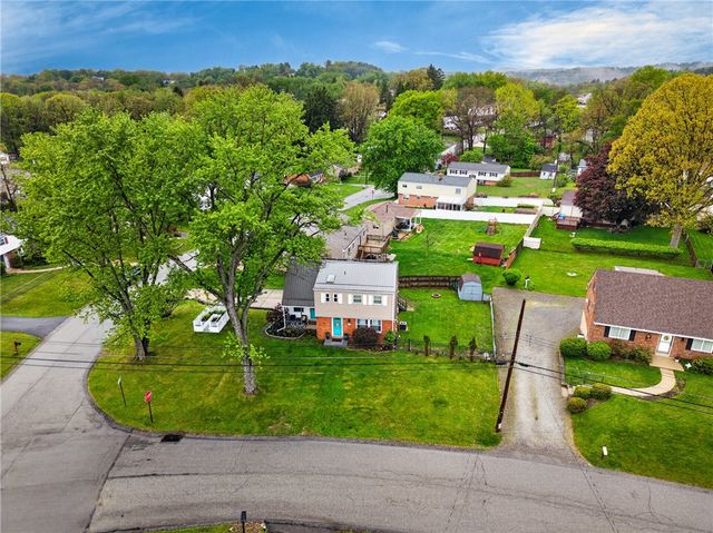 1521 Fernledge Dr, Shaler, PA 15101