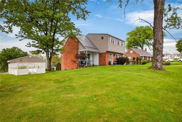 1521 Fernledge Dr, Shaler, PA 15101