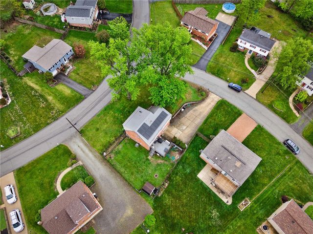 1521 Fernledge Dr, Shaler, PA 15101