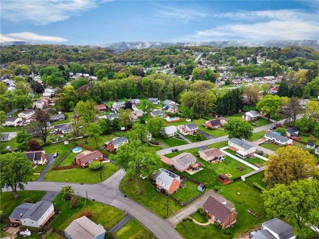 1521 Fernledge Dr, Shaler, PA 15101