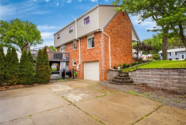 1521 Fernledge Dr, Shaler, PA 15101