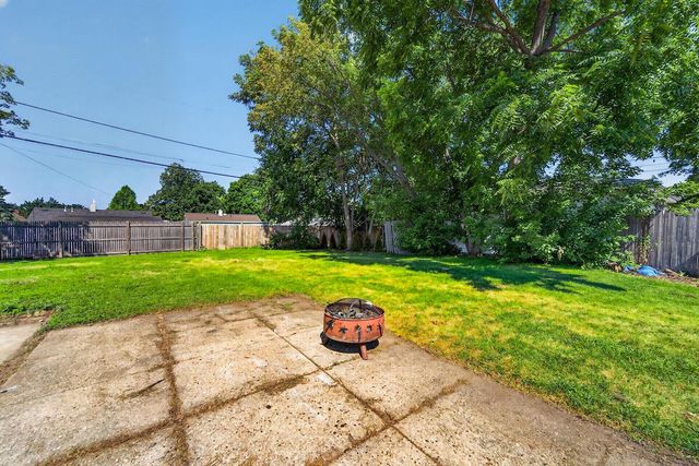2018 Cleveland AVENUE, Racine, WI 53405