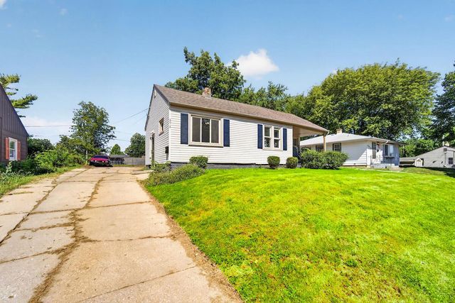 2018 Cleveland AVENUE, Racine, WI 53405