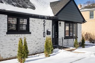 210 N Russel Street, Mount Prospect, IL 60056