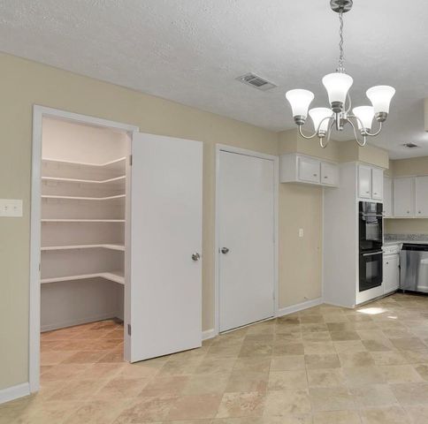 345 Maple Lane, Conroe, TX 77304