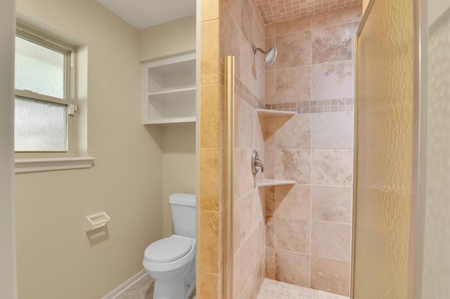 345 Maple Lane, Conroe, TX 77304