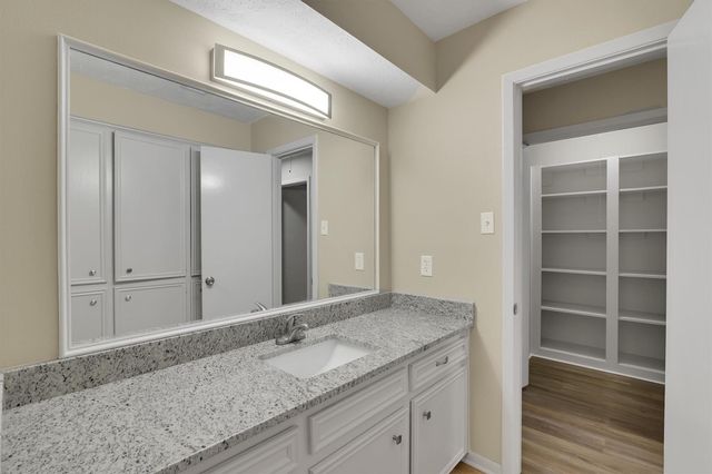 345 Maple Lane, Conroe, TX 77304