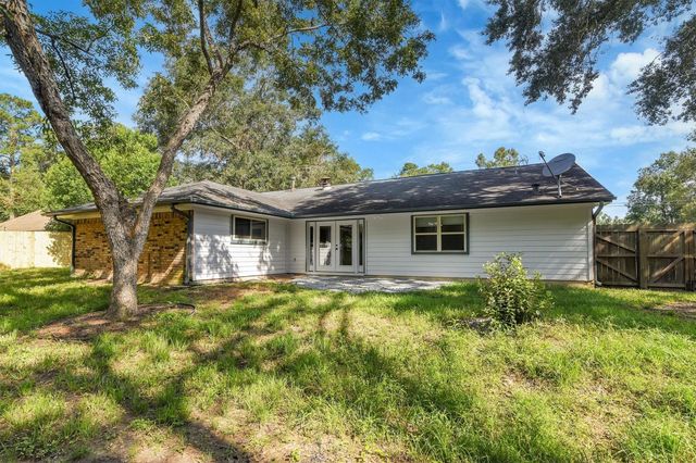 345 Maple Lane, Conroe, TX 77304