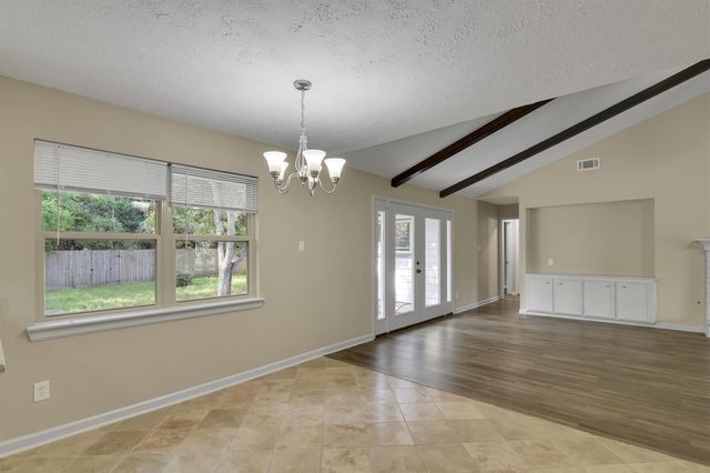 345 Maple Lane, Conroe, TX 77304