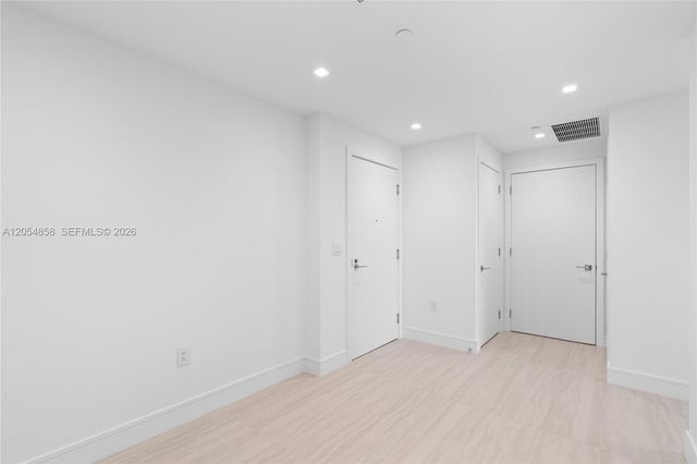 2411 Laguna Circle 1604, North Miami, FL 33181